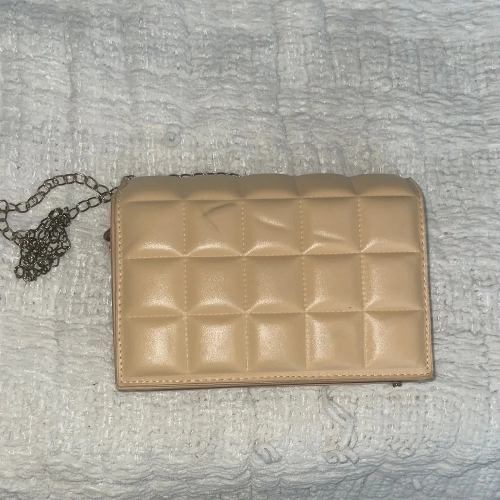 Quilted Tan Chain Bag - Picture 1 of 2
